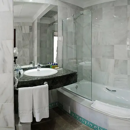 Dona Lola Zahara Hotel