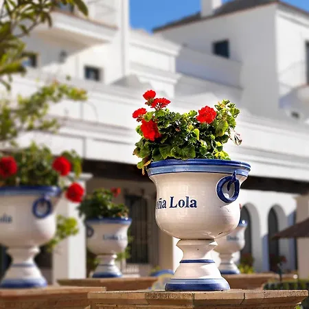 Dona Lola Zahara 4*