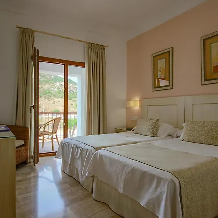 Dona Lola Zahara Hotel
