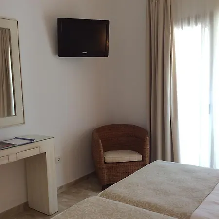 Dona Lola Zahara Hotel