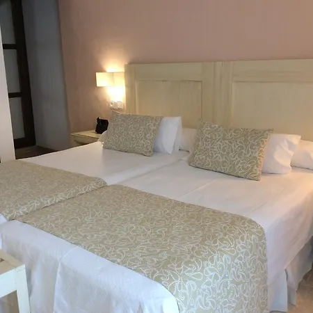 Dona Lola Zahara Hotel