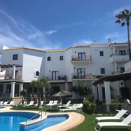 Dona Lola Zahara Hotel