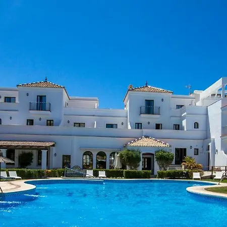 Hotel Dona Lola Zahara 4*