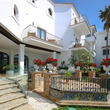 Hotel Dona Lola Zahara 4*