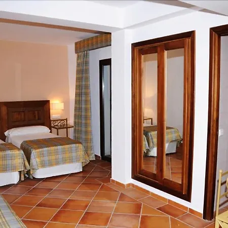 Dona Lola Zahara 4*